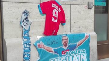 Napoli fans turn their ire on former idol Higuaín