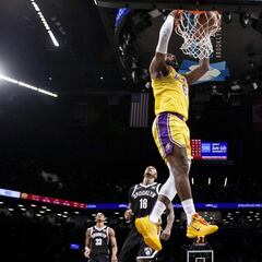 WATCH: LeBron makes two straight dunks