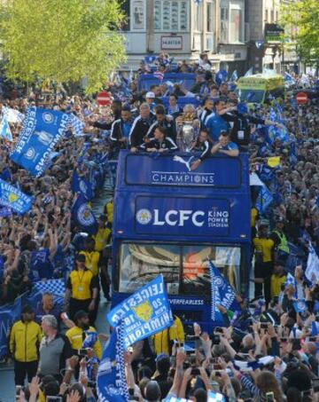 La fiesta del Leicester continúa