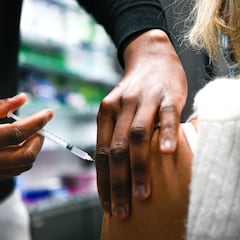 Tercera dosis de la vacuna: ¿puedes ponerte una marca distinta a la de la primera y la segunda?