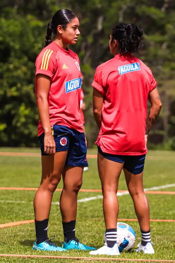 La Selección Colombia Femenina dejó atrás la celebración por clasificar al Mundial y los Juegos Olímpicos y se enfoca en la final de la Copa América ante Brasil este sábado en el Alfonso López de Bucaramanga.