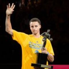 Curry: "Pido disculpas por todos los premios y por estar sanos"