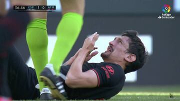 El codazo en el que Embarba le rompe dos dientes a Savic