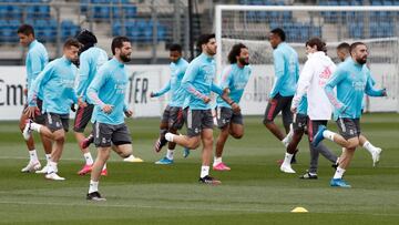 Los jugadores del Real Madrid, durante su &uacute;ltimo entrenamiento antes de medirse al Betis.