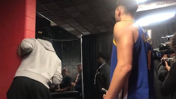 ¡Kevin Durant y Klay Thompson esperan a Drake en el túnel!