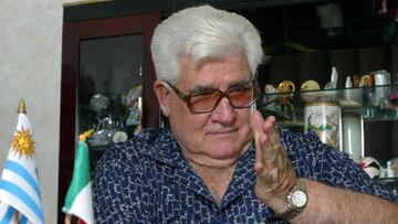 El presidente de la FMF Decio de María dio a conocer la noticia a través de las redes sociales lamentando la pérdida del uruguayo, campeón con Tigres.