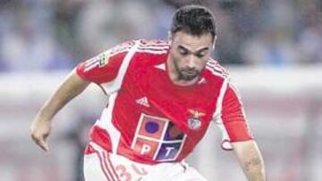 <b>ATACANTE. </b>Fabrizio Miccoli no ha tardado en convencer en Lisboa para que pretendan su traspaso.