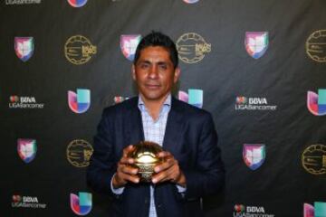 Campos no sólo abandonó a Los Angeles Galaxy para irse a Cruz Azul, sino que también fue parte de aquel título celeste en el Invierno de 1997.