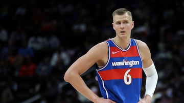 Kristaps Porzingis, con la camiseta de Washington Wizards. Ahora jugará en los Celtics.