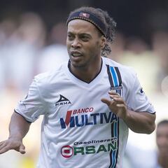 Cuando Ronaldinho bailó al América en el Estadio Azteca