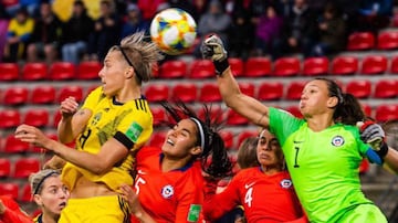 Uno de sus hitos con la Roja fue el subcampeonato de la Copa América 2008, lo que le valió a la Roja una histórica clasificación al Mundial.