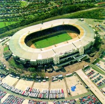 Vista aérea del Estadio de Wembley en el 2000.