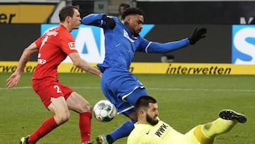 El Augsburgo venció 2-4 al Hoffenheim.