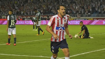 Sebastián Hernández celebrando su gol con Junior ante Deportivo Cali por Liga Águila.