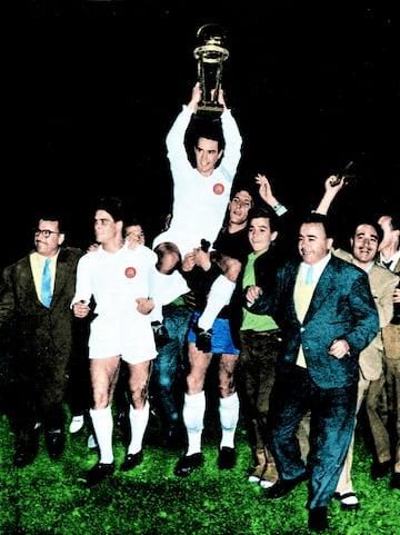 Zárraga levanta la primera Copa Intercontinental en 1960.