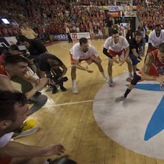 El Manresa arrolla al Melilla y vuelve a la ACB un año después