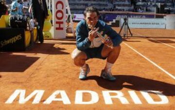 Rafa Nadal sigue haciendo historia. No dio opción a Wawrinka, al que dominó desde el comienzo, y suma su tercer título en el Masters 1000 de Madrid.