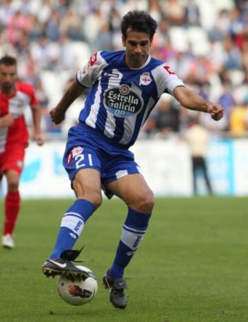 Valerón jugó durante trece temporadas, superó los 400 partidos oficiales con el Depor.