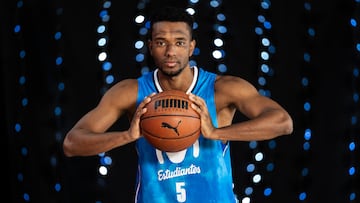 Adams Sola, escolta del Movistar Estudiantes, durante la sesión oficial de fotos de la temporada 2024-25.