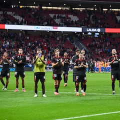 La directiva del Sevilla fue increpada en Atocha