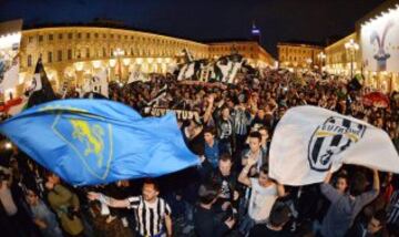 Los seguidores de la Juve celebran el 'Scudetto' de su equipo.