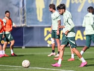 Mario Climent en su regreso a los entrenamientos con el grupo.