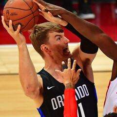 Usman Garuba empieza a crecer