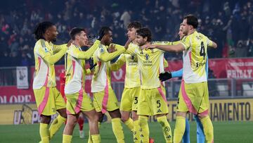 Monza (Italy), 22/12/2024.- Juventus FC's players celebrate winning the Italian Serie A soccer match between AC Monza and Juventus FC at U-Power Stadium in Monza, Italy, 22 December 2024. (Italia) EFE/EPA/ROBERTO BREGANI