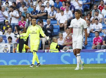 Keylor Navas y Varane tras el 0-1.