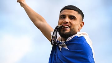 La Roja no lo toma en cuenta, pero hace historia en el extranjero: ¡bicampeón en un gigante!