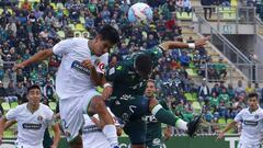 Futbol, Santiago Wanderers vs Audax Italiano
 Sexta fecha, campeonato nacional 2020
 El jugador de Santiago Wanderers Victor Retamal , disputa el balon contra Nicolas Orellana de Audax Italiano durante el partido de primera division disputado en el estadi