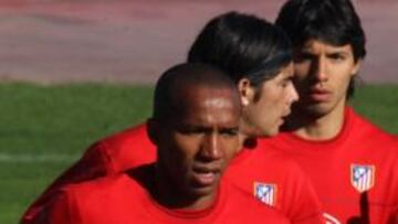 <b>DESCANSO.</b> Aguirre ha decidido no llevarse ni a Agüero ni a Simao para el partido ante el Orihuela de la Copa del Rey.