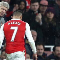 Wenger explica cómo adaptó a Alexis Sánchez a jugar de 'nueve falso'