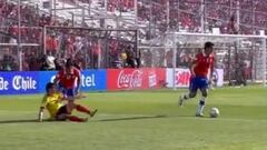 “Párate conch...”: el duro encontrón de Medel y James Rodríguez que no recordabas