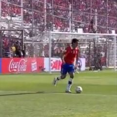 “Párate conch...”: el duro encontrón de Medel y James Rodríguez que no recordabas