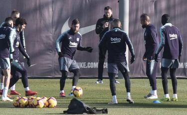 Valverde: "I'm under contract and get on well with the club"