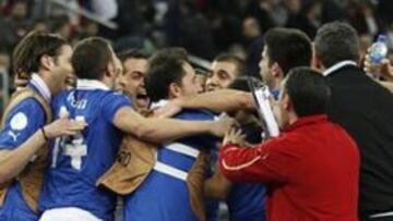 <b>ALEGRÍA ITALO-BRASILEÑO. </b>Italia ganó a Portugal ayer en Split.