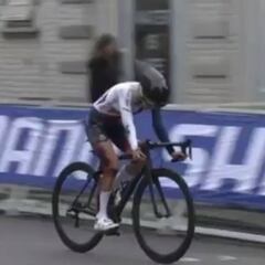 Lauren Dolan terminó la crono de Bergen tras una dura caída