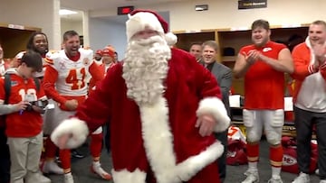 El inolvidable momento en que Andy Reid apareció como Santa Claus en la victoria de Kansas City Chiefs