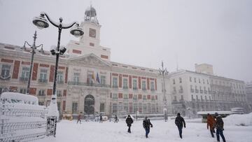 La Puerta del Sol cubierta de nieve como resultado de  la borrasca Filomena
