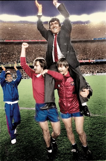 Guardiola also managed to get himself in the celebratory photo with Terry Venables and Barcelona captain Migueli.