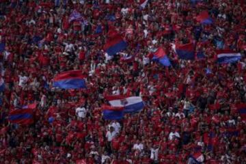 La hinchada de Independiente Medellín esperó 45 años para ver campeón a su equipo, hasta el año 2002. Hace poco, aguantó tres subtitulos seguidos, para volver a ser campeón este año.