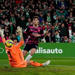 El Racing disfruta a costa de un Sporting desnortado