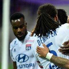 Depay da la victoria al Lyon en el descuento ante el Toulouse