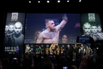 McGregor, el combate histórico que dejó KO a Eddie Álvarez