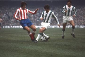 El 21 de noviembre de 1971 el Atlético de Madrid y el Córdoba empataron a dos en el Vicente Calderón. Hizo doblete Orozco para los del Manzanares y Manolín Cuesta y López marcaron para los verdiblancos.