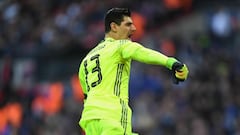 Real Madrid target Courtois: "If Chelsea offer contract I'll sign"