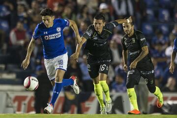 Jugadores de Cruz Azul que salieron por la puerta de atrás