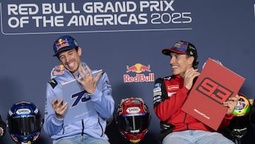 Buen rollo entre los Márquez, Álex y Marc, en la rueda de prensa oficial de Austin.