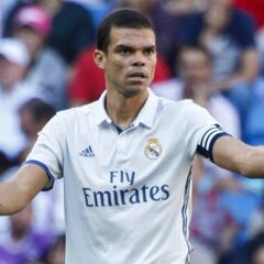 Pepe ya puede firmar con otro club: al acecho China, Premier...